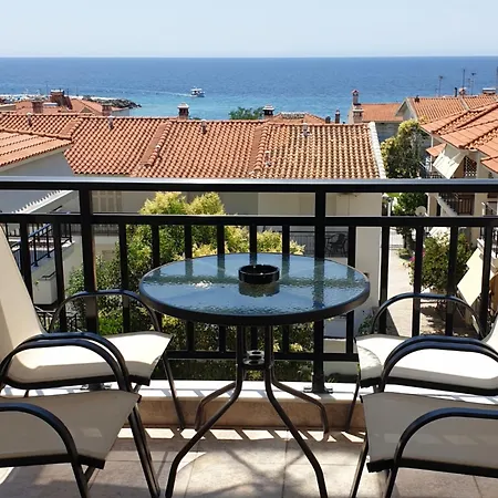 Two-bedroom Luxury Apartment Nea Skioni