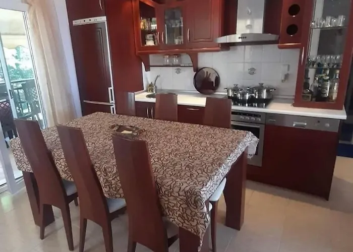 Two-bedroom Luxury Неа-Скиони